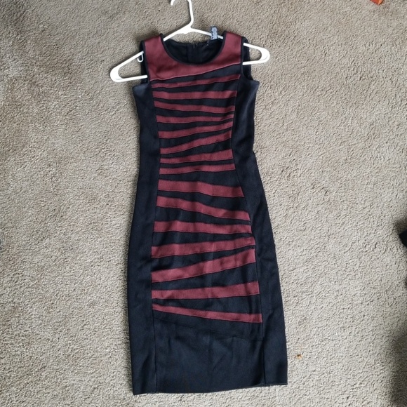 Dress - Picture 5 of 7